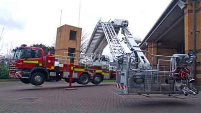 Surat : તક્ષશિલા આગકાંડ જેવી હોનારતમાં પહોંચી વળવા માટે SMCની પહેલ, ફાયર વિભાગ માટે 90 મીટર ઉંચુ એરિયલ લેડર પ્લેટફોર્મ ખરીદાશે