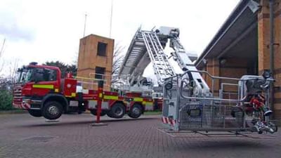 Surat : તક્ષશિલા આગકાંડ જેવી હોનારતમાં પહોંચી વળવા માટે SMCની પહેલ, ફાયર વિભાગ માટે 90 મીટર ઉંચુ એરિયલ લેડર પ્લેટફોર્મ ખરીદાશે