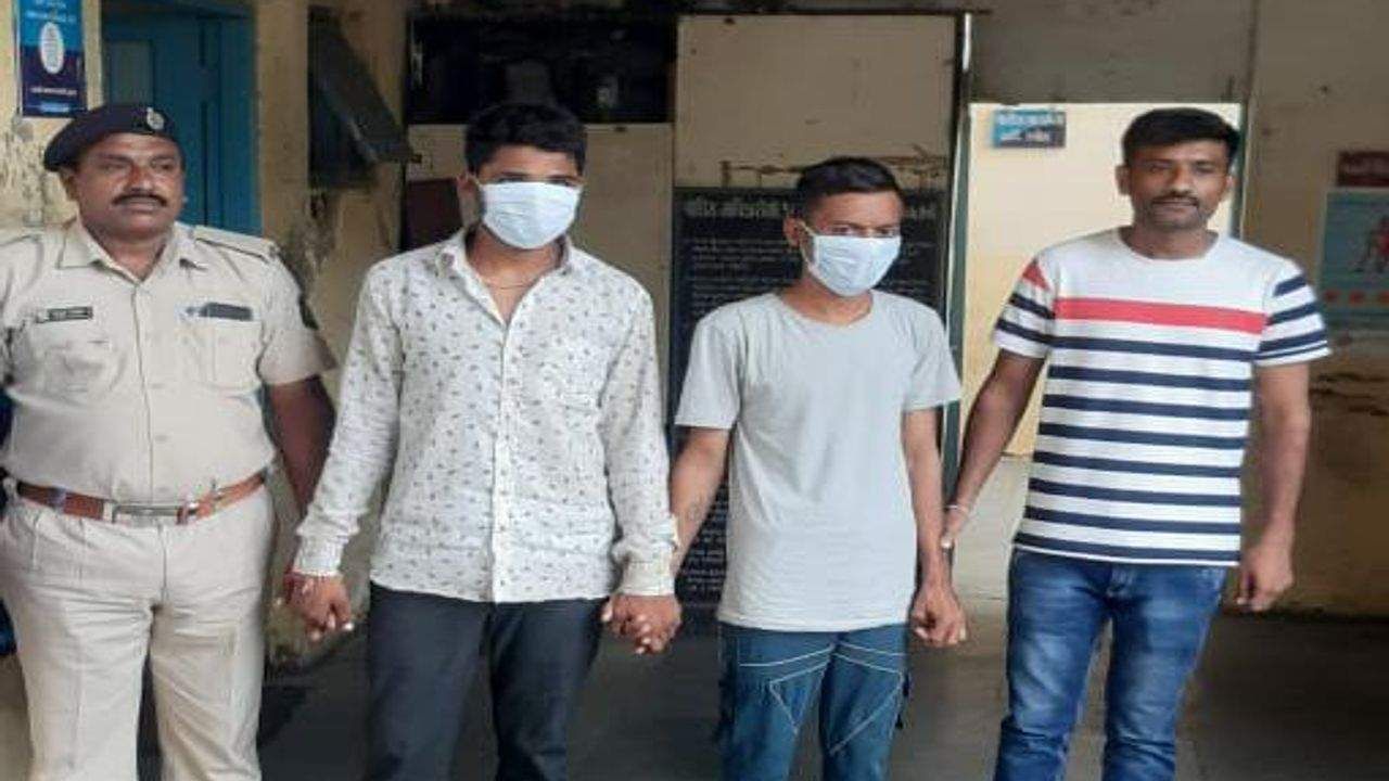 Ahmedabad : પરિણીતા જૂના પ્રેમીને પામવાની લાલચમાં બની ગેંગરેપનો શિકાર, કારંજ પોલીસે બે આરોપીની ધરપકડ કરી
