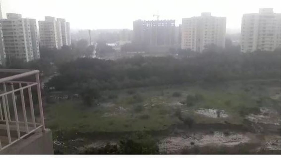 અમદાવાદ શહેરના અનેક વિસ્તારોમાં મોડી સાંજે વરસાદની શરૂઆત અમદાવાદ શહેરના અનેક વિસ્તારોમાં મોડી સાંજે વરસાદની શરૂઆત