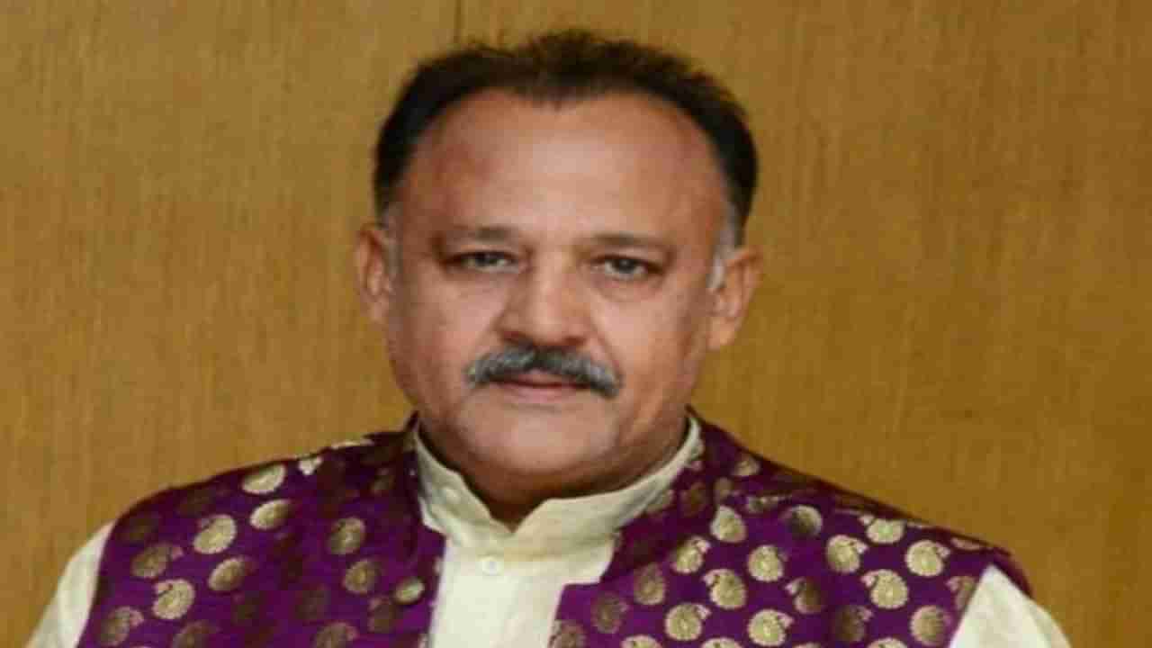 Alok Nath: બાબુજીના બર્થ ડે પર સોશિયલ મીડિયા પર ફરતા થયા ફની જોક્સ