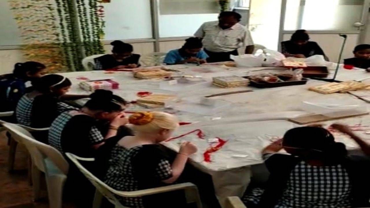 Bhavnagar: પ્રજ્ઞાચક્ષુ બાળકોએ મનની આંખોથી બનાવી કલાત્મક રાખડીઓ
