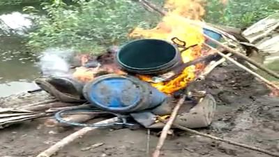 ઝેરી દારુકાંડ : દાહોદ, ઝાલોદ, લીમડી સહિતના વિસ્તારોમાં પોલીસની રેડ, દેશી દારૂના જથ્થા સાથે શખ્સ ઝડપાયો