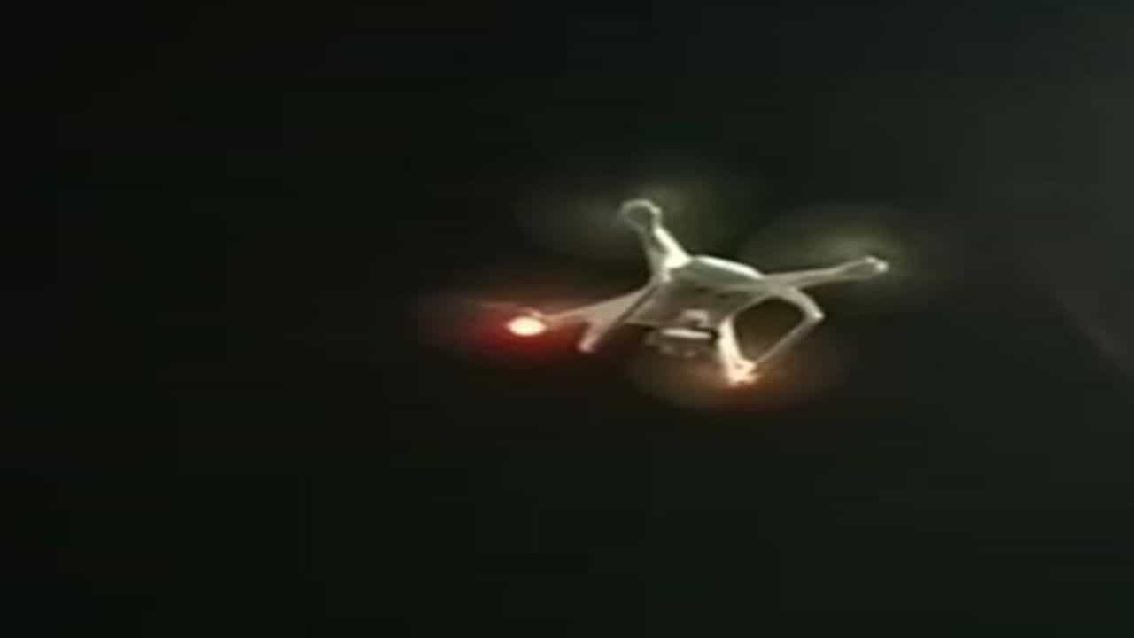 Vadodara: છેલ્લા ત્રણ દિવસથી આકાશમાં દેખાય છે રહસ્યમય ડ્રોન, લોકોમાં ડરનો માહોલ બાદ તંત્રની અફવા ન ફેલાવવા અપીલ