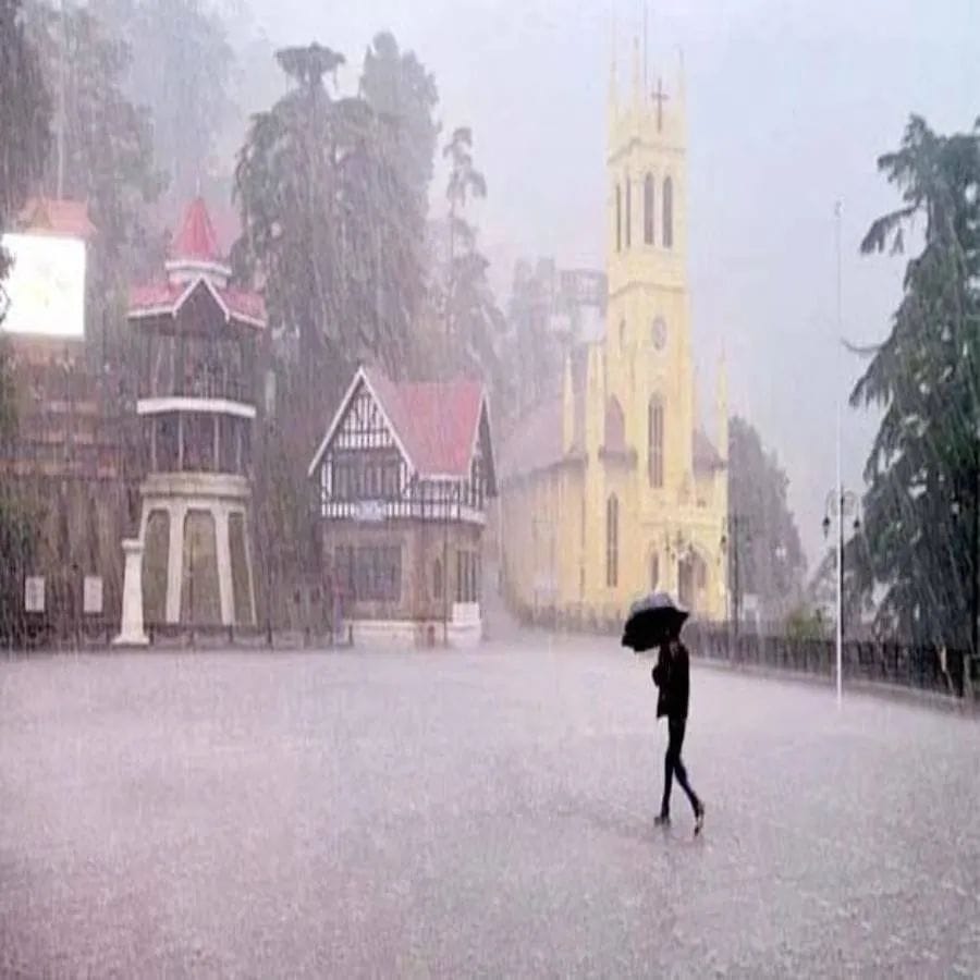 હિમાચલઃ હિમાચલ ભારતના તે રાજ્યોમાંથી એક છે, જ્યાં ઘણા હિલ સ્ટેશન છે. આ રાજ્ય કપલ્સ, ફેમિલી અને સોલો ટ્રિપ માટે બેસ્ટ ડેસ્ટિનેશન માનવામાં આવે છે. ચોમાસા દરમિયાન આ પર્વતીય રાજ્યની મુલાકાત લેવાનું આયોજન કરશો નહીં. આમ કરવાથી તમારા માટે મુશ્કેલી ઊભી થઈ શકે છે.