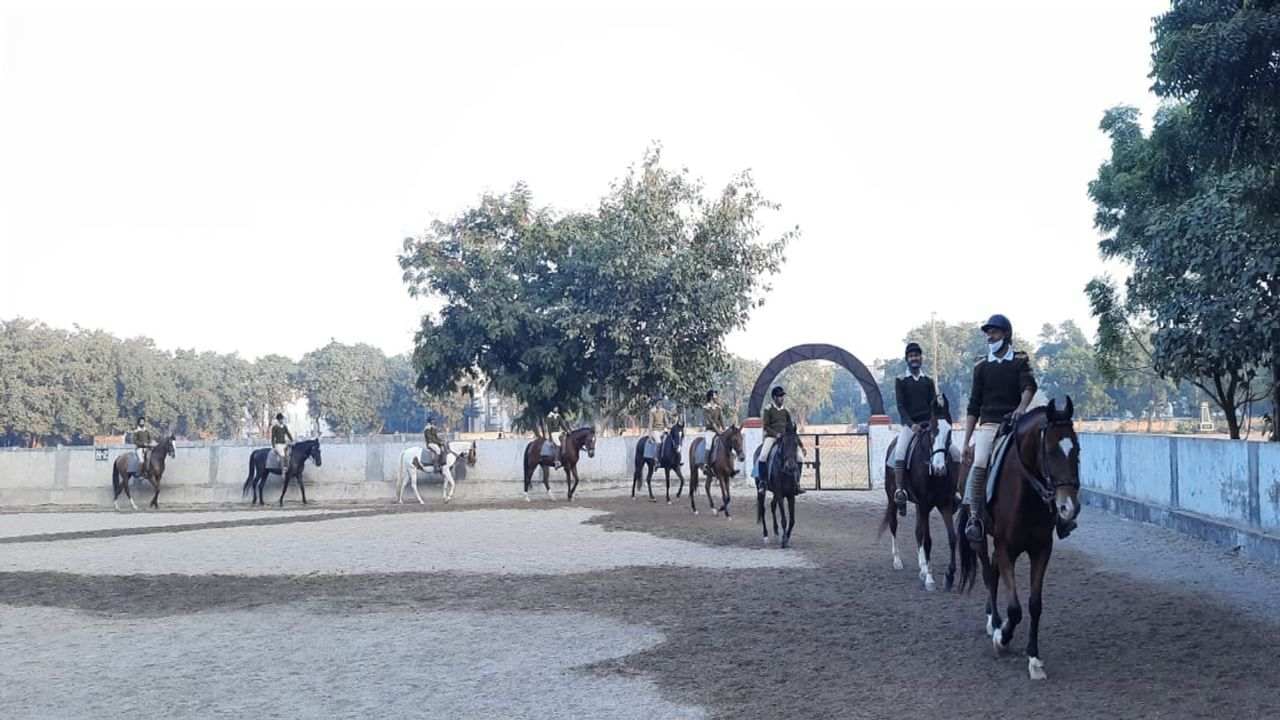 Jamnagar Police training to Citizen for horse riding