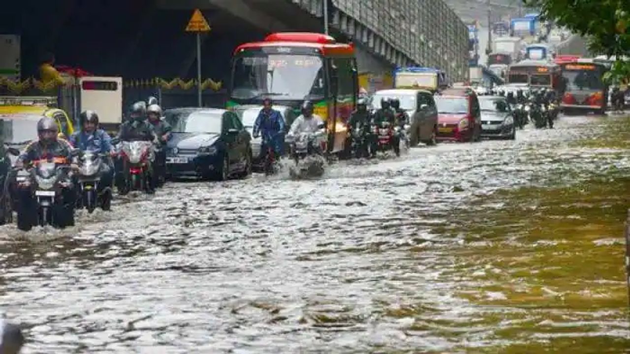 Maharashtra Rain: રાજ્યમાં બારે મેઘ ખાંગા, અત્યાર સુધીમાં 99 લોકોના મોત, આ શહેરો માટે આજનો દિવસ 'ભારે'
