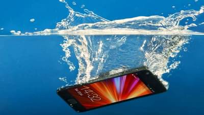 શું હોય છે મોબાઈલ ઈન્સ્યોરન્સ, શું પાણીથી થતાં નુકસાનને કવર કરે છે ઈન્સ્યોરન્સ? જાણો સંપૂ્ર્ણ માહિતી