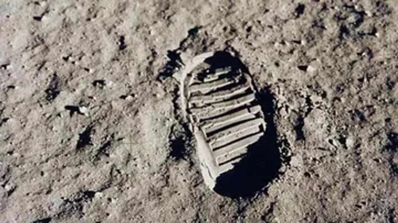 Moon Landing : ચંદ્ર પર મનુષ્યના પગના નિશાન કેમ નથી ભુંસાતા ? નીલ આર્મસ્ટ્રોંગના પગના નિશાન હજુ યથાવત, જુઓ નાસાનો ચોકાવનારો વીડિયો