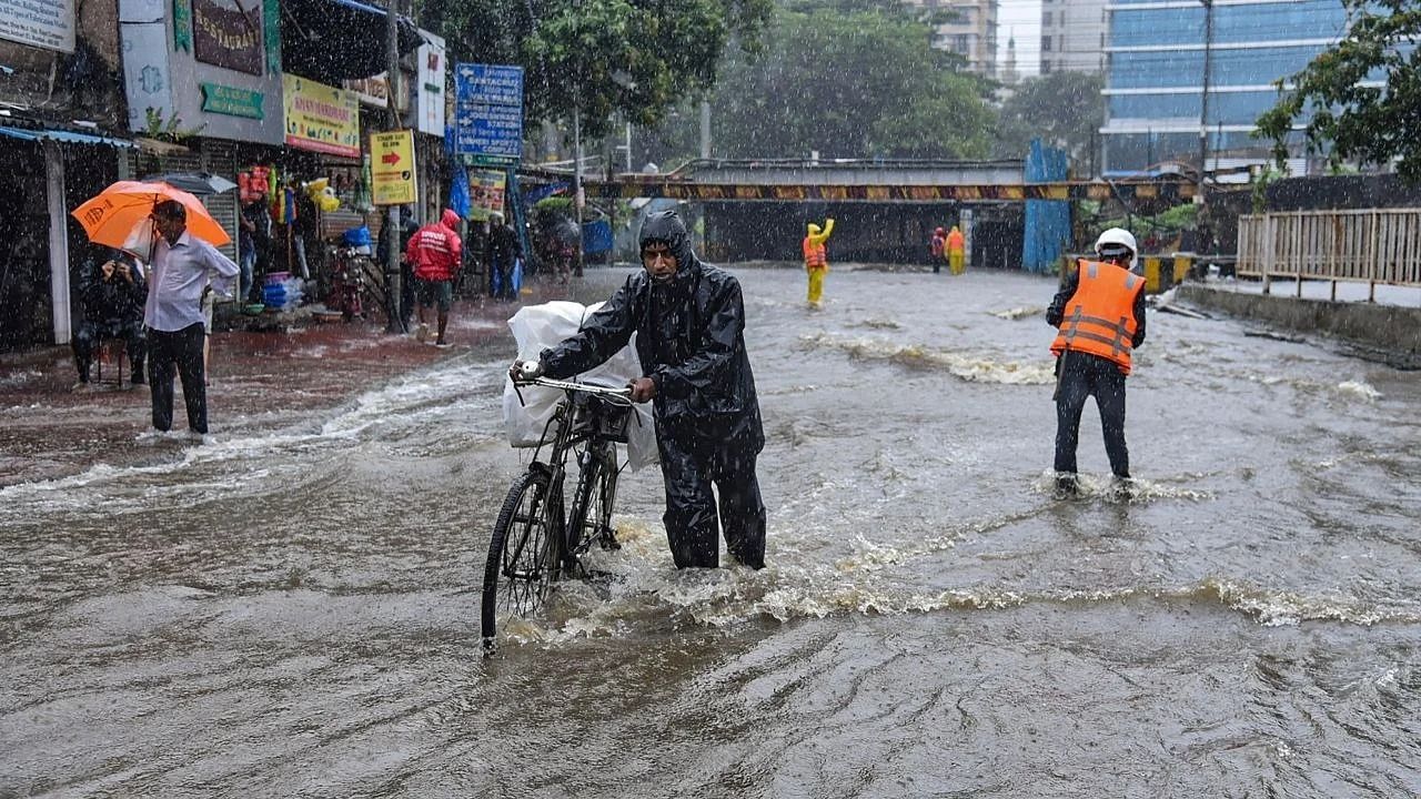 Maharashtra Monsoon Update : હવામાન વિભાગનુ રેડ એલર્ટ, મુંબઈમાં આજે થશે મુશળધાર વરસાદ