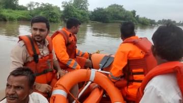 Vadodara: ઢાઢર નદીમાં જળસ્તર વધતા 8 ગામોને ભારે અસર, NDRF દ્વારા 72 વ્યક્તિઓને બચાવાયાં, 100 લોકો હજુ ફસાયેલા
