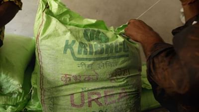 Gujarat માં નીમ કોટેડ યુરીયાના ઔદ્યોગિક વપરાશ સામે કડક કાર્યવાહી, ચાણસ્મા જીઆઇડીસીમાંથી 184 બેગનો જથ્થો જપ્ત