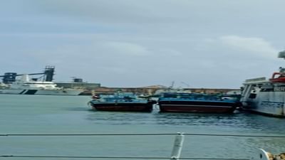 પોરબંદર: કોસ્ટગાર્ડ અને NCB એ ઇરાની બોટ અને 15 શખ્સને કર્યાં પોલીસને હવાલે