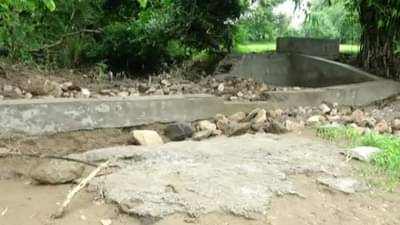 Panchmahal: ઘોઘંબા તાલુકામાં બનાવાયેલા લાખોના વિકાસ કામો પ્રથમ વરસાદમાં જ ધોવાઈ ગયા