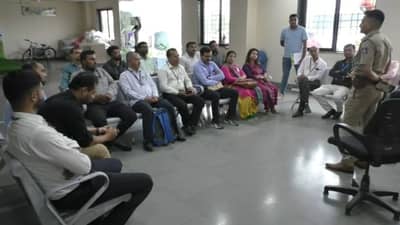 Surat : કડોદરા વિસ્તારની બેંકોમાં સિક્યુરિટી ગાર્ડની તાત્કાલિક નિમણૂક કરવા પોલીસની તાકીદ