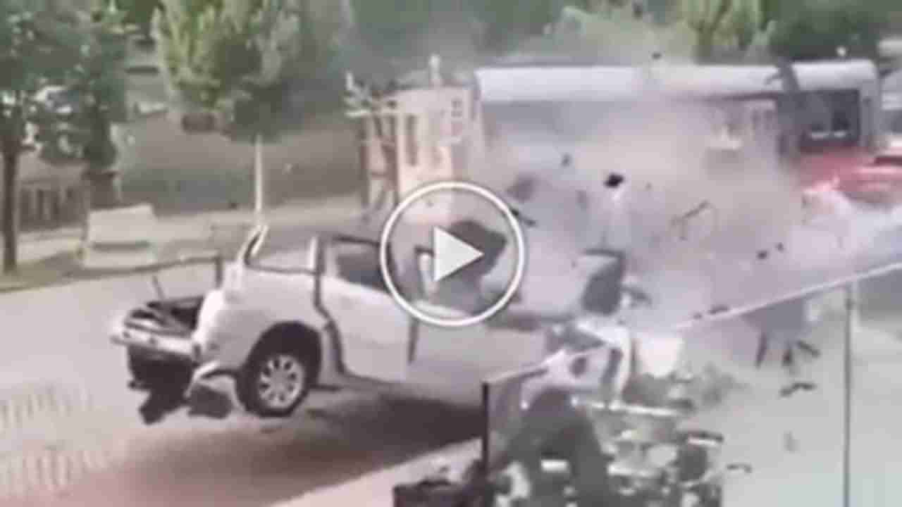 Viral Video: બે કારના ફુરચે ફુરચા ઉડાડીને નીકળી ગઈ SUV, ભયાનક એક્સિડેન્ટનો જુઓ વીડિયો