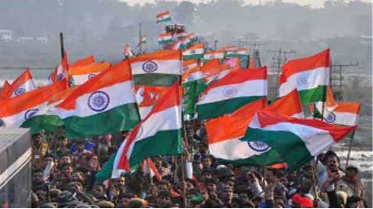 Srinagarના Lal Chowkથી ભવ્ય ત્રિરંગા યાત્રામાં 700 બાઇક સવારોએ ભાગ લીધો