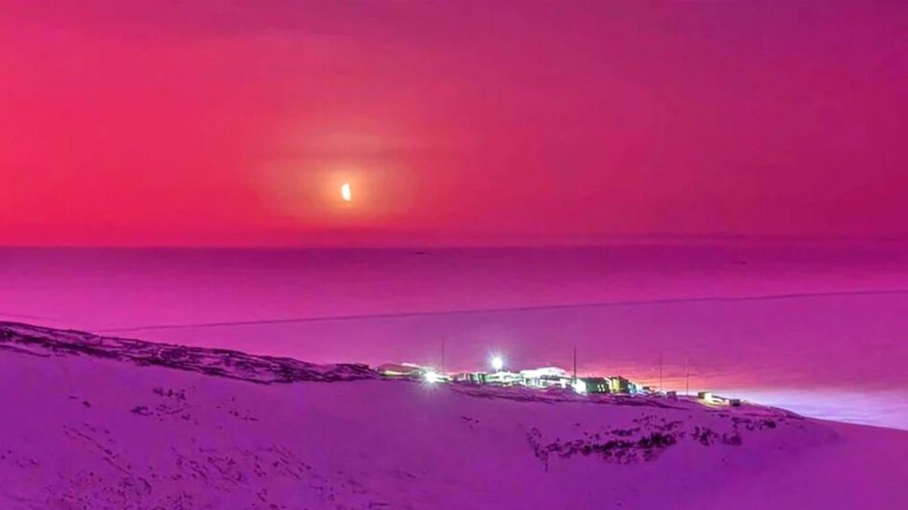 Suddenly the blue sky turned pink the photos went viral and people were amazed