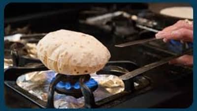 Vastu Tips : રોટલી પીરસતી વખતે ભૂલથી પણ ન કરો આ ભૂલો, લક્ષ્મી માતા ક્રોધિત થશે