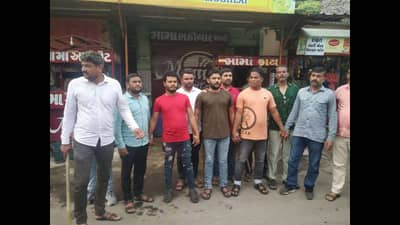 અમદાવાદ ક્રાઈમ બ્રાંચે જુહાપુરાના કુખ્યાત કાળુ ગરદનને દબોચ્યો, ત્રણ સાગરિતો સાથે કરી ધરપકડ