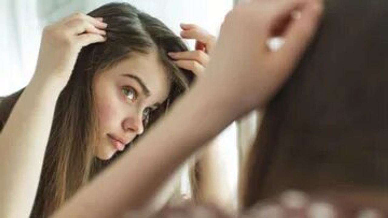 White Hair Problem: સમય પહેલા તમારા વાળ પણ થઈ ગયા છે સફેદ? વાળની સમસ્યા દૂર કરવા અપનાવો આ ઉપાય - White Hair Problem Has your hair turned white before time Follow this White Hair Problem: સમય પહેલા તમારા વાળ પણ થઈ ગયા છે સફેદ? વાળની સમસ્યા દૂર કરવા અપનાવો આ ઉપાય - White Hair Problem Has your hair turned white before time Follow this