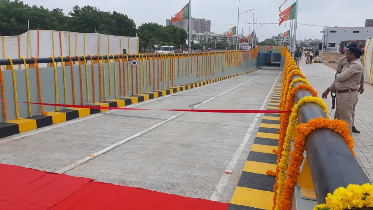 Amit Shah inaugurates underpass connecting Chanakyapuri and Chandlodia, inaugurates and concludes 33 crore railway works