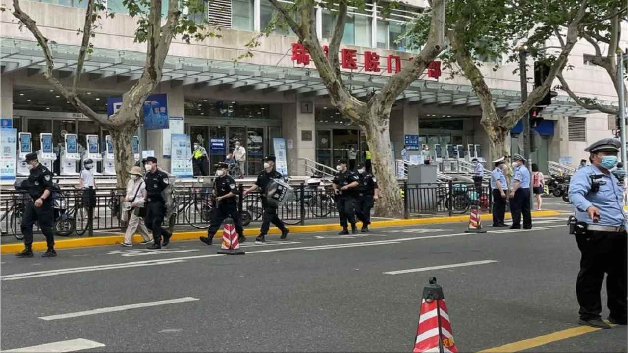 Chinaમાં ફરી એક ચોંકાવનારી ઘટના, શાંઘાઈ હોસ્પિટલમાં હુમલાખોરે ચાર બંધકોને ચાકુ માર્યા, પોલીસે ગોળીબાર કર્યો