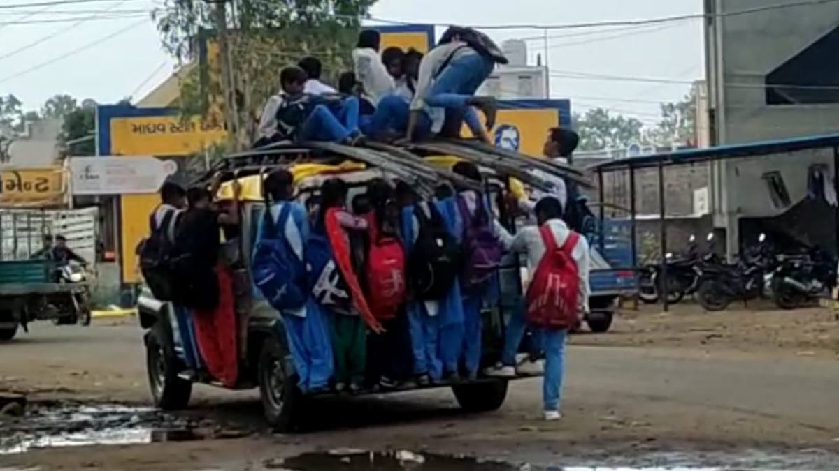 Chhotaudepur: જીવના જોખમે મુસાફરી કરતા વિદ્યાર્થીઓનો વિડિયો વાયરલ