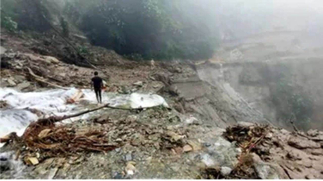 Arunachal Pradesh : ચીન સરહદે બાંધકામ કરતા 19 મજૂરો ગુમ, કુમી નદીના પૂરમાં તણાઈ ગયાની આશંકા