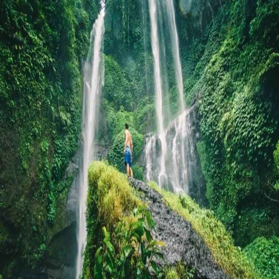 ચોમાસું મોટાભાગના લોકોને પસંદ હોય છે, પરંતુ આ સિઝનમાં ક્યાંક દૂરની સફર કરતી વખતે ઘણી બાબતોનું ધ્યાન રાખવું જોઈએ. આ સિઝનમાં કેટલીક જગ્યાઓ ફરવા માટે એટલી ખતરનાક બની જાય છે કે ત્યાં જવું જોખમથી ઓછું નથી. 
