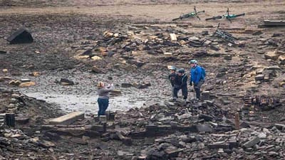 Knowledge : જ્યારે તળાવ સુકાયું અને જોવા મળ્યું ગામડું, ઝલક જોવા માટે ઉમટ્યા લોકો