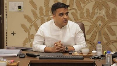 બોટાદના ઝેરી દારૂકાંડ મામલે ગૃહ રાજ્યમંત્રી હર્ષ સંઘવીનું નિવેદન, કહ્યુ- એકપણ દોષિતને બક્ષવામાં નહીં આવે, જુઓ વીડિયો