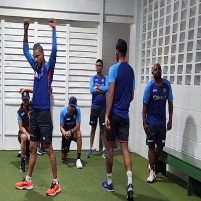 ભારત-વેસ્ટઈન્ડિઝ વચ્ચે પ્રથમ મેચ શુક્રવારના રોજ પોર્ટ ઓફ સ્પેનમાં રમાશે. વનડે સિરીઝમાં કેટલાક સિનીયર ખેલાડીઓને આરામ આપવામાં આવ્યો છે, આશા છે કે,ત્રણ મુકાબલામાં યુવા ખેલાડીઓ પોતાનો દમ દેખાડશે, આ વચ્ચે સૌથી મોટો સવાલ છે કે, પ્રથમ વનડેમાં ટીમ ઈન્ડિયાની પ્લેઈગ ઈલેવન શું હશે ? (PC-BCCI VIDEO SCREENSHOT)