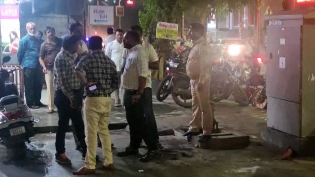 Ahmedabad: આંગડિયા પેઢીના કર્મચારી પાસેથી રૂપિયા 42 લાખ ભરેલી બેગ લઈને બે ગઠિયા ફરાર