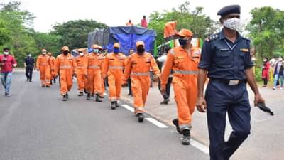 વડોદરાથી NDRFની 5 ટીમો રવાના , ત્રણ ટીમ રાજકોટ, એક ટીમ સુરત, એક ટીમ બનાસકાંઠામાં મોકલાઈ