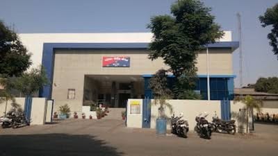 Surat : પત્નીની હત્યા કરી આપઘાતમાં ખપાવવાનો પ્રયાસ કરનાર હત્યારા પતિની પોલીસે કરી ધરપકડ