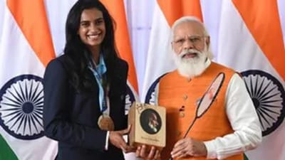 PM નરેન્દ્ર મોદીએ પીવી સિંધુને ઐતિહાસિક જીત માટે અભિનંદન આપ્યા, કહ્યું દેશ માટે ગર્વની ક્ષણ છે