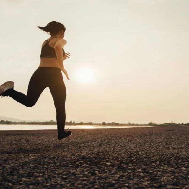 Running Tips: શું તમે પણ દોડતી વખતે કરો છો આ ભૂલ, જાણી લો તેના નુકશાન