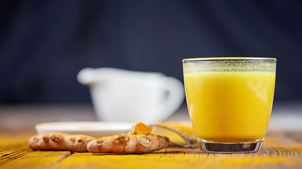 Immunity Booster : રોગપ્રતિકારક શક્તિ વધારવા હળદરનો આ રીતે ઉપયોગ કરવાથી મળશે મદદ