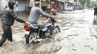 Ahmedabad: પૂર્વ વિસ્તારમાં ધોધમાર વરસાદના પગલે અનેક વિસ્તારો જળબંબાકાર Ahmedabad: પૂર્વ વિસ્તારમાં ધોધમાર વરસાદના પગલે અનેક વિસ્તારો જળબંબાકાર