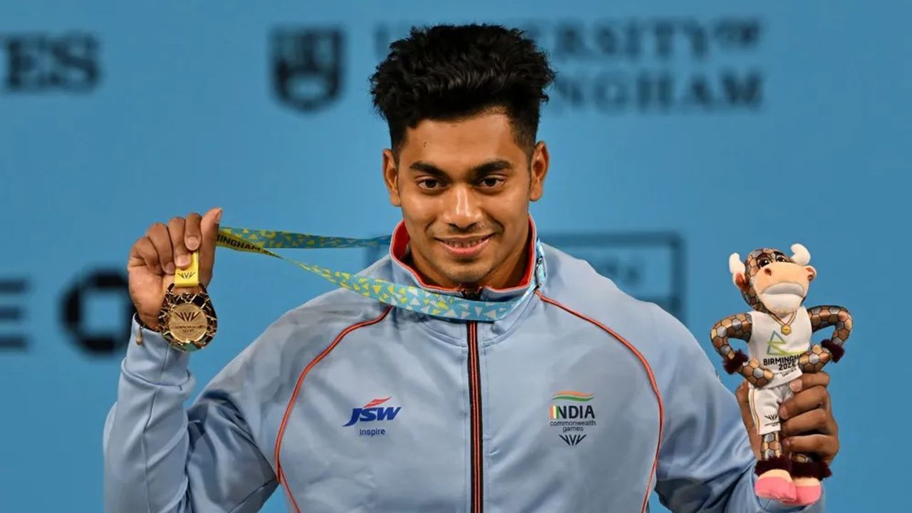 CWG 2022: Achinta Sheuli એ વેટલિફ્ટિંગમાં જીત્યો ગોલ્ડ મેડલ, ભારતના ખાતામાં ત્રીજો ગોલ્ડ મેડલ