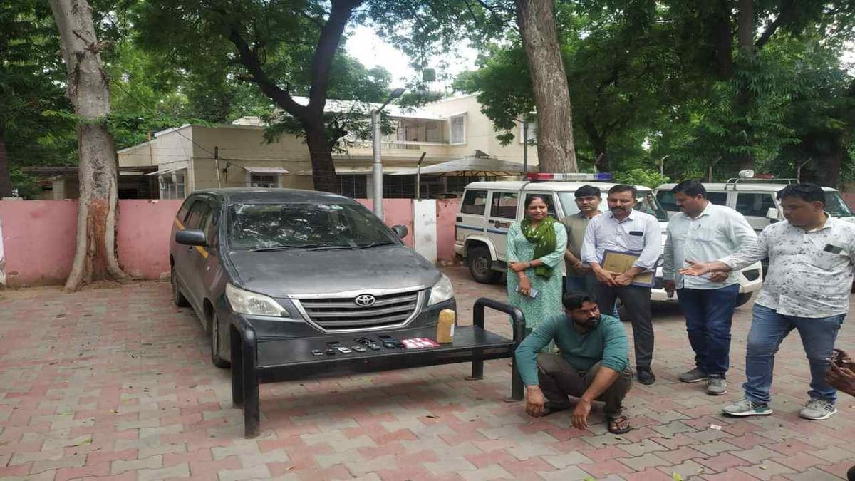 Ahmedabad : ફેસબુક પર છેતરપીંડી,વેપારીને કેમિકલના સ્થાને પાણી પધરાવી દીધું, આરોપીની સાયબર ક્રાઇમે ધરપકડ કરી