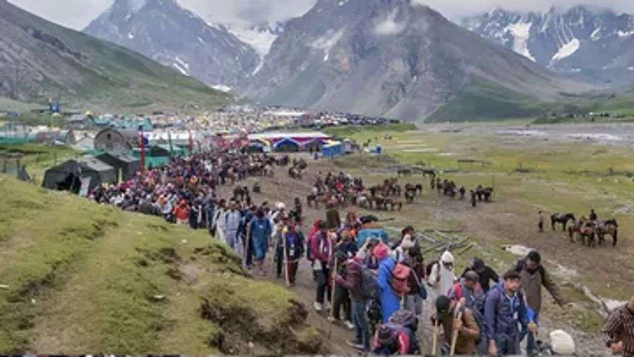 pilgrims reached Amarnath till August 5, due to bad weather, the administration appealed