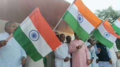 Banaskantha : આઝાદી કા અમૃત મહોત્સવ અંતર્ગત અંબાજીથી નડાબેટ સુધી તિરંગા યાત્રાનું આયોજન કરવામાં આવ્યુ