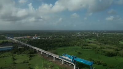 Surat: સુરત-નવસારી વચ્ચે 1 કિલોમીટરનો બુલેટ ટ્રેનનો ટ્રેક તૈયાર, જુઓ આકાશી દ્રશ્યો Surat: સુરત-નવસારી વચ્ચે 1 કિલોમીટરનો બુલેટ ટ્રેનનો ટ્રેક તૈયાર, જુઓ આકાશી દ્રશ્યો