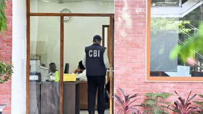 AAP આ રીતે નવી એકસાઈઝ પોલિસીમાં ફસાઈ, સિસોદિયાએ નિયમોની કરી અવગણના ! 144 કરોડનું નુકસાન