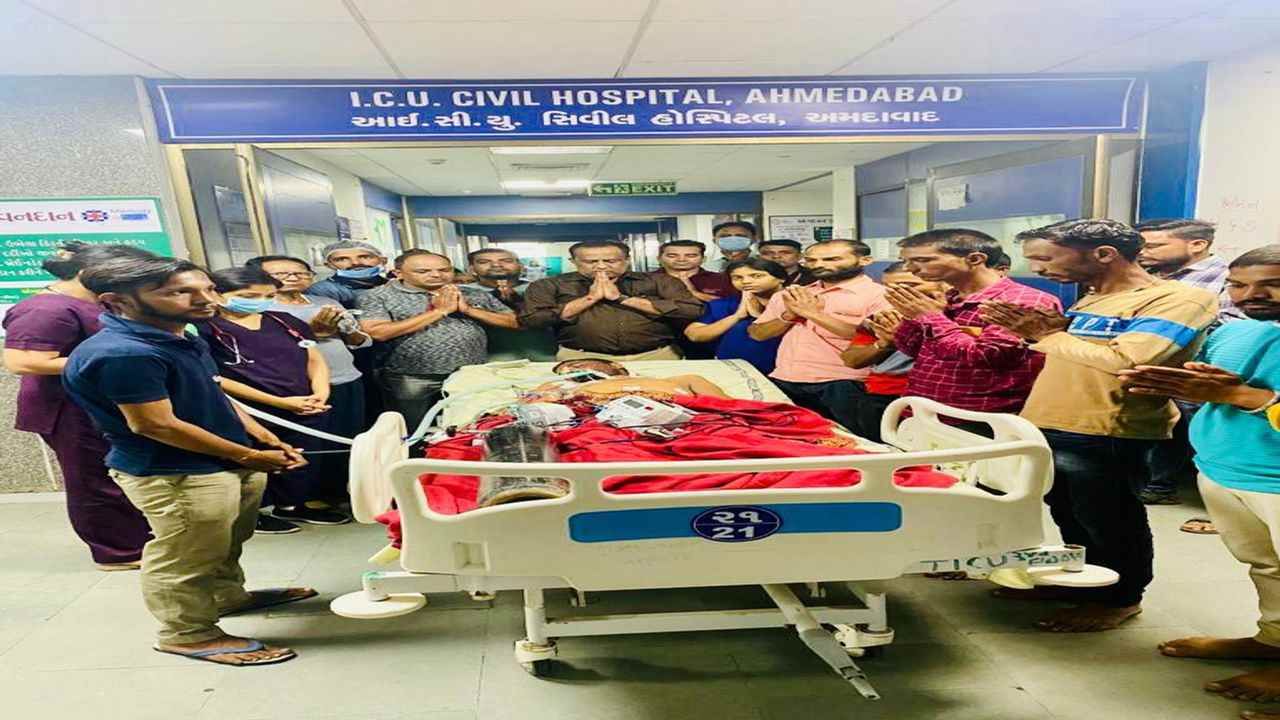 5 persons got a new life from 2 organ donation in a single day in the Gujarat state civil hospital