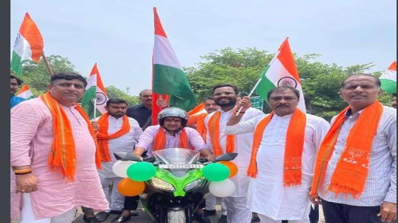 Gandhinagar : ગૃહ રાજય મંત્રી હર્ષ સંધવીએ તિરંગા યાત્રાનો પ્રારંભ કરાવ્યો