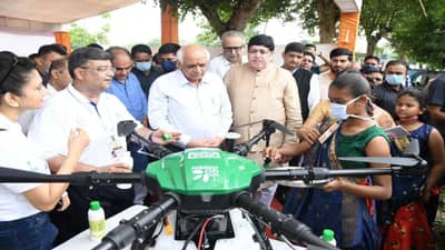 Gujarat માં CM ભૂપેન્દ્ર પટેલે ડ્રોન ટેકનોલોજી દ્વારા ઈફકો નેનો યુરીયા છંટકાવ યોજનાનો રાજ્ય વ્યાપી પ્રારંભ કરાવ્યો