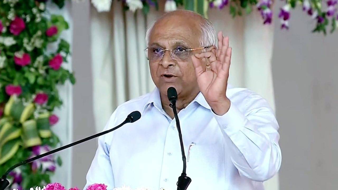 CM ભૂપેન્દ્ર પટેલે કચ્છમાં વિરોધીઓ પર કર્યો પ્રહાર, કહ્યું મેઘા પાટકરે રાજ્યને વિકાસથી વંચિત રાખ્યું